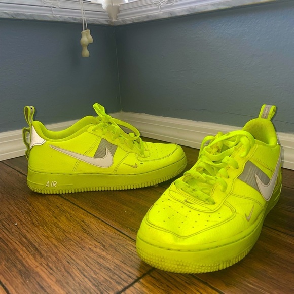 Rare✅Neon Nike Air Force 1 utility volt - Picture 4 of 12